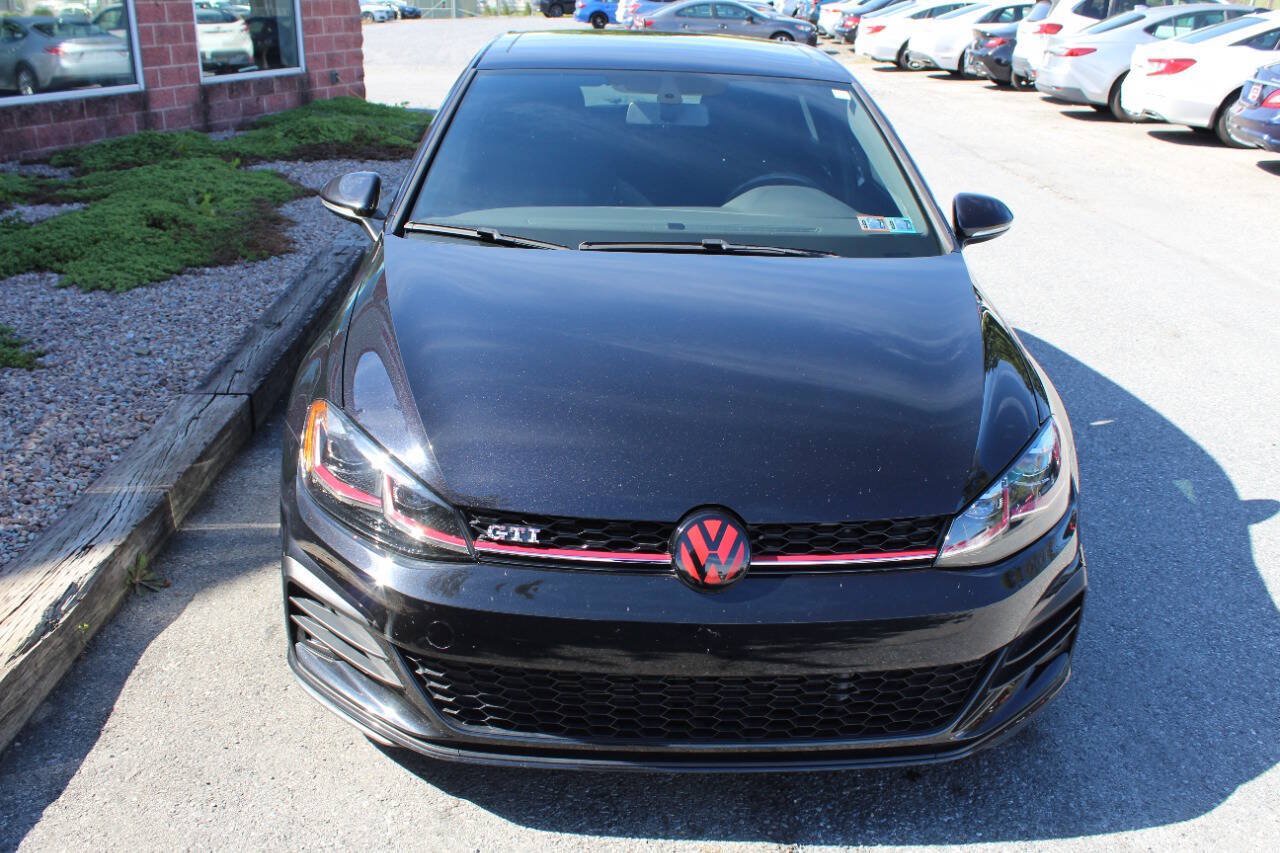 Used 2018 Volkswagen GTI SE FWD image 2