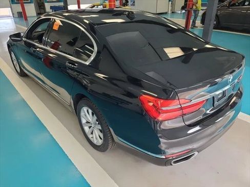 Used 2017 BMW 740i RWD image 5