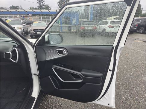 Used 2020 Kia Soul LX image 22