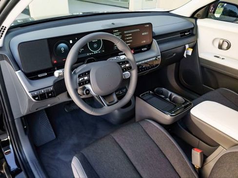 New 2026 Hyundai Ioniq 5 SE image 8