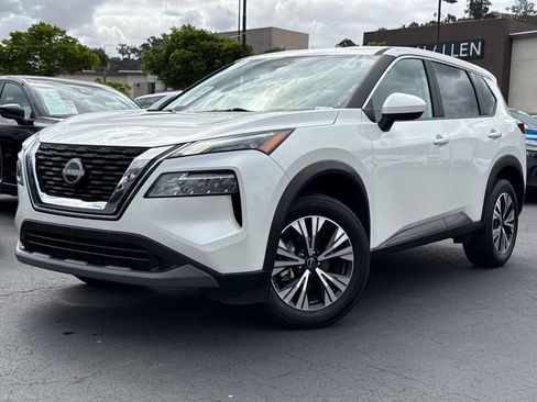 Used 2023 Nissan Rogue SV FWD image 2