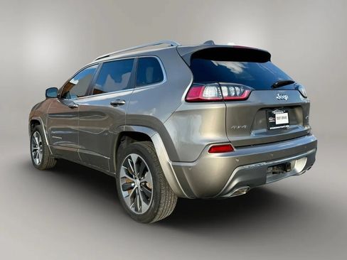 Used 2019 Jeep Cherokee Overland w/ Technology Group AWD/4WD image 3