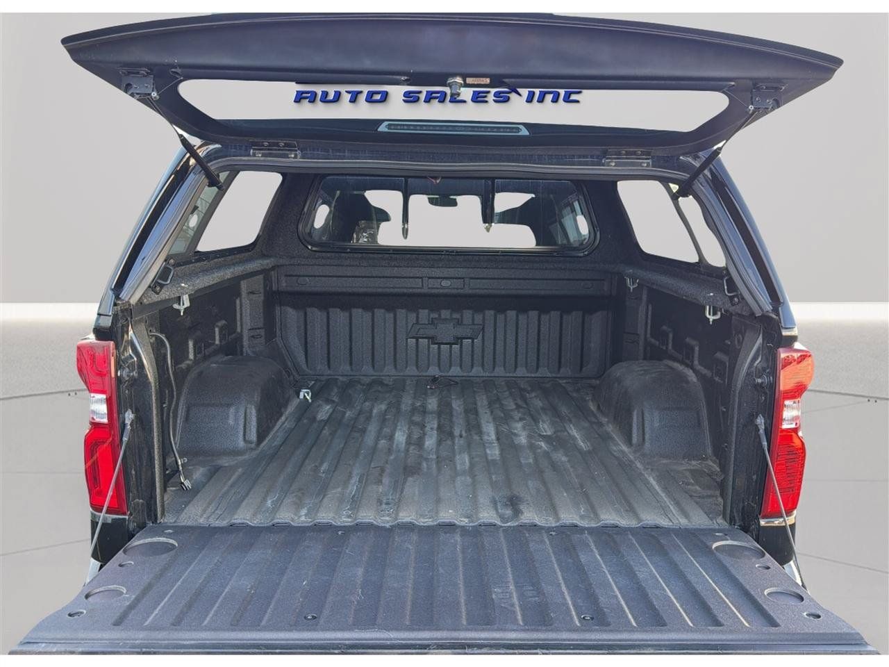 Used 2021 Chevrolet Silverado 1500 LTZ AWD/4WD image 33