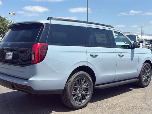New 2026 Ford Expedition Platinum w/ Stealth Appearance Package AWD/4WD image 3