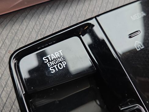 Certified 2025 BMW X3 xDrive30i w/ Convenience Package image 40