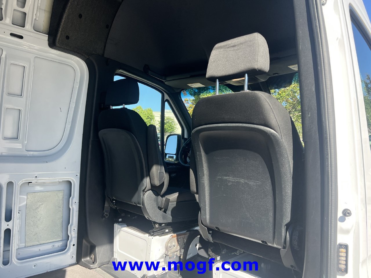 Used 2025 Mercedes-Benz Sprinter 2500 image 21