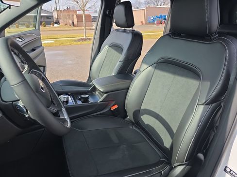 New 2025 Jeep Grand Cherokee Altitude image 15