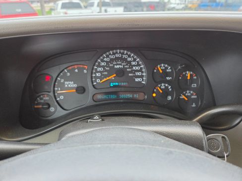 Used 2003 Chevrolet Silverado 2500 LT w/ Skid Plate Package image 38