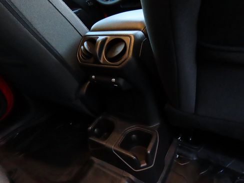 Used 2024 Jeep Wrangler Sport S image 17