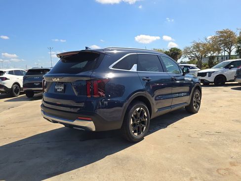 New 2026 Kia Sorento S image 8