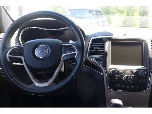 Used 2017 Jeep Grand Cherokee Limited AWD/4WD image 11