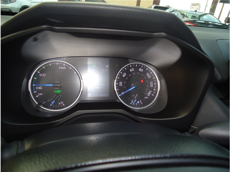 Used 2019 Toyota RAV4 LE w/ Carpet Mat Package AWD/4WD image 30