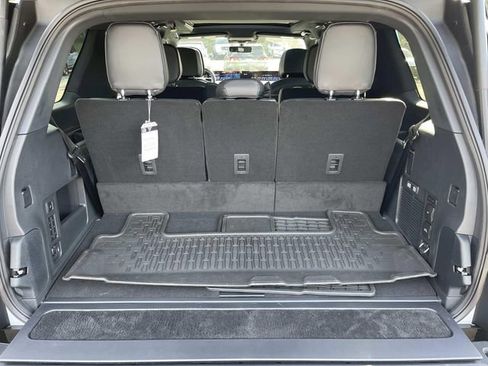 New 2025 Lincoln Navigator Reserve w/ Jet Appearance Package image 12