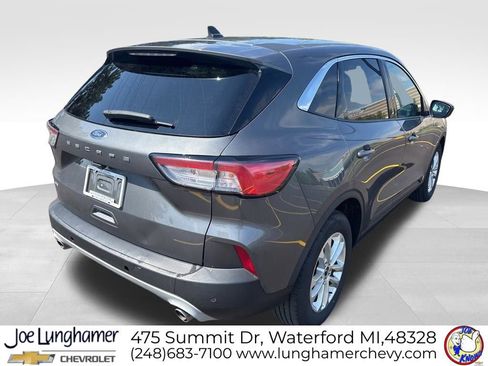Used 2021 Ford Escape SE w/ Cold Weather Package FWD image 3