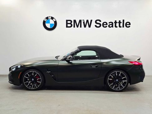 Used 2025 BMW Z4 M40i w/ Premium Package image 4