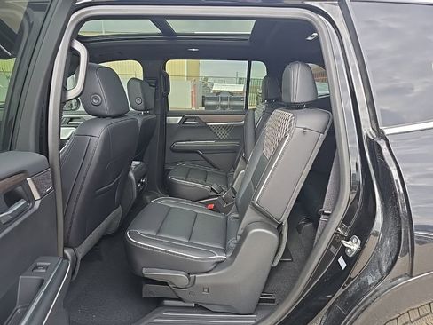 Used 2025 GMC Acadia Denali w/ Super Cruise Package AWD/4WD image 19