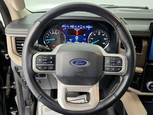 Used 2024 Ford Expedition Limited image 13