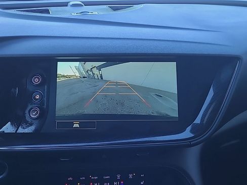 Used 2023 Buick Envision Preferred image 21