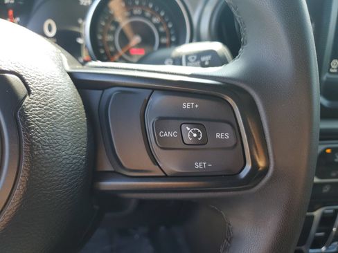 Used 2023 Jeep Gladiator Sport AWD/4WD image 28