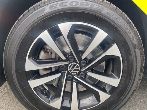 Certified 2024 Volkswagen Tiguan S AWD/4WD image 11