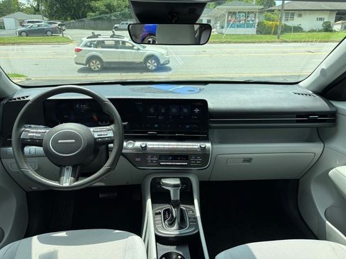 Certified 2025 Hyundai Kona SEL FWD image 6