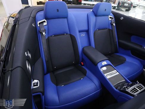 Used 2018 Rolls-Royce Dawn image 18