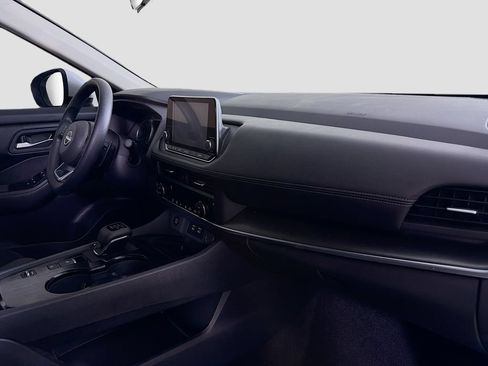 Used 2024 Nissan Rogue SV FWD image 28
