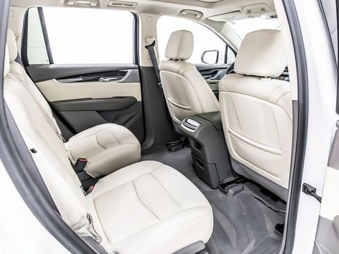 Used 2021 Cadillac XT6 Premium Luxury FWD image 34
