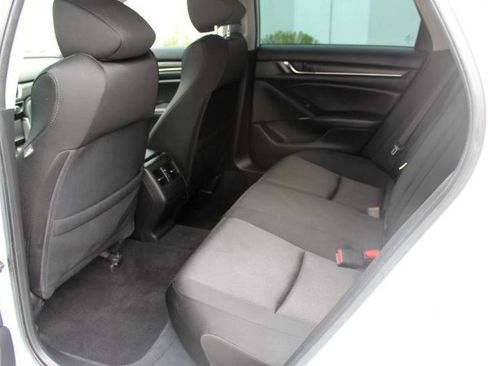 Used 2019 Honda Accord EX image 12