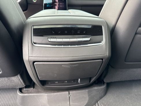 Used 2025 Cadillac Escalade ESV Sport Platinum w/ LPO, Floor Liner Package image 15