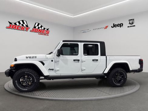 New 2025 Jeep Gladiator Willys image 2
