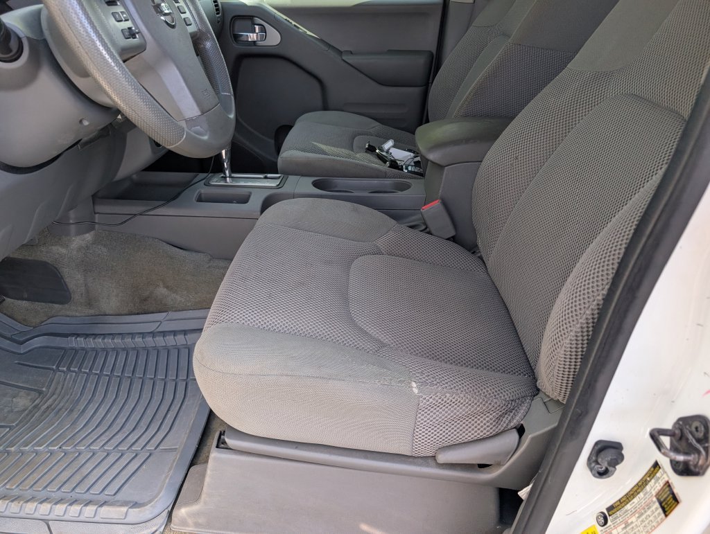 Used 2015 Nissan Frontier SV RWD image 11