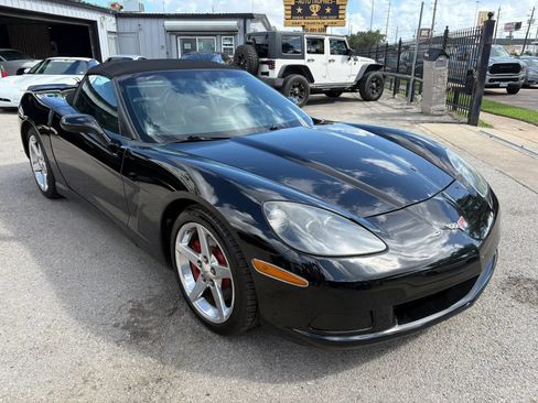 Used 2005 Chevrolet Corvette Coupe w/ Preferred Equipment Group RWD image 3