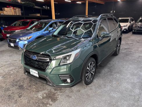 Used 2023 Subaru Forester Limited w/ Popular Package #2 AWD/4WD image 3