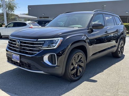 New 2026 Volkswagen Atlas SE FWD image 5