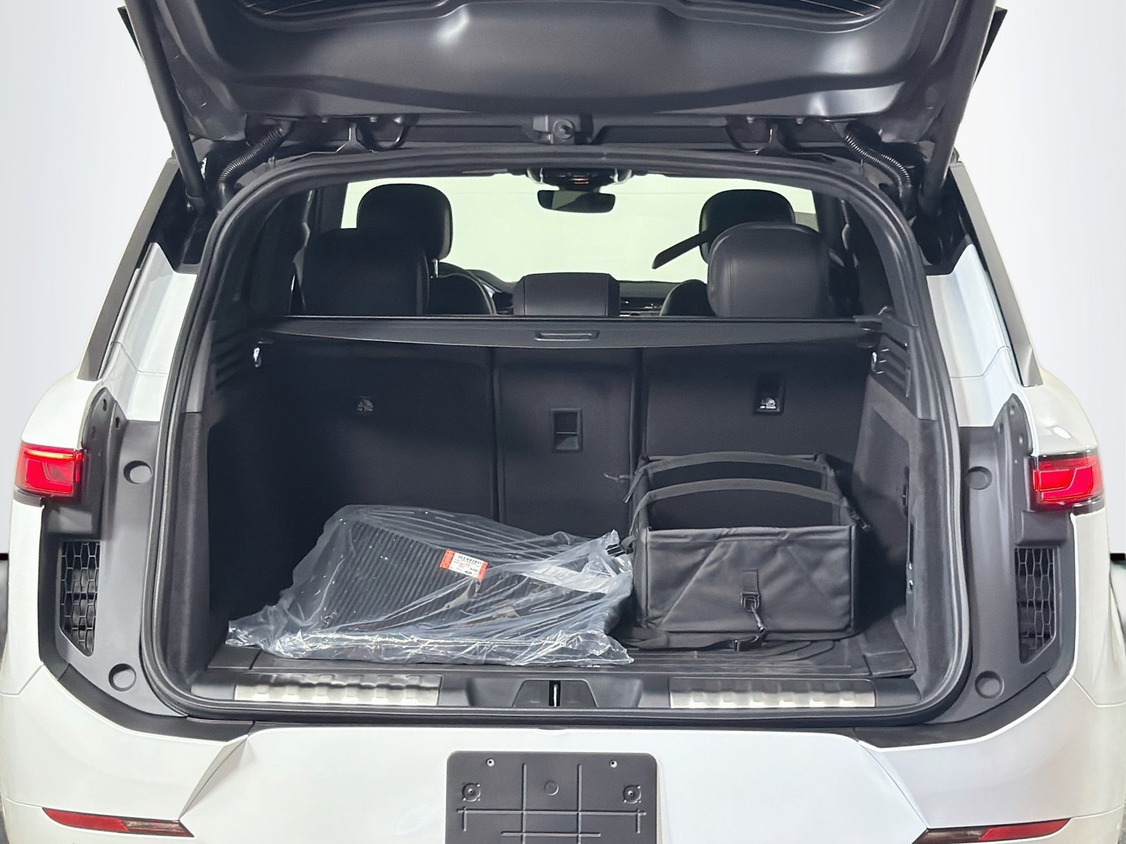 New 2026 Land Rover Range Rover Sport Dynamic SE AWD/4WD image 29