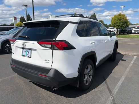 Used 2025 Toyota RAV4 XLE w/ Convenience Package AWD/4WD image 5
