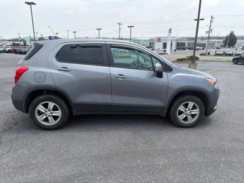 Used 2020 Chevrolet Trax LS w/ Tint and Cruise Package AWD/4WD image 8