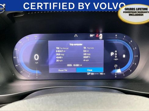 Certified 2025 Volvo XC40 B5 Plus image 29