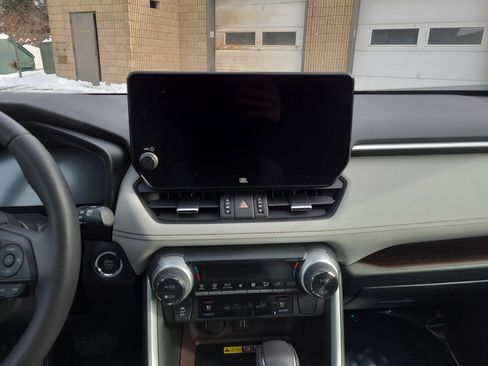 Used 2023 Toyota RAV4 Limited image 21