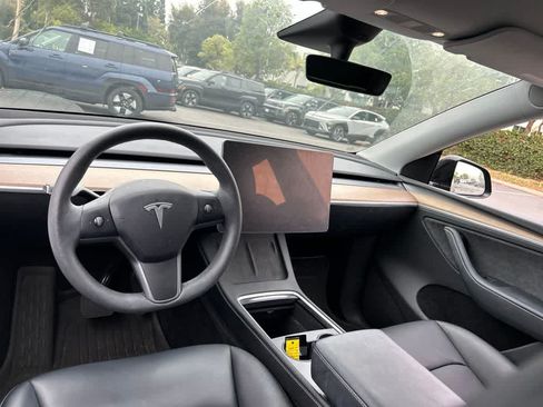 Used 2023 Tesla Model Y Long Range AWD/4WD image 7