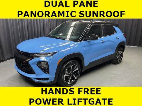 Used 2023 Chevrolet TrailBlazer RS w/ Sun and Liftgate Package FWD image 2