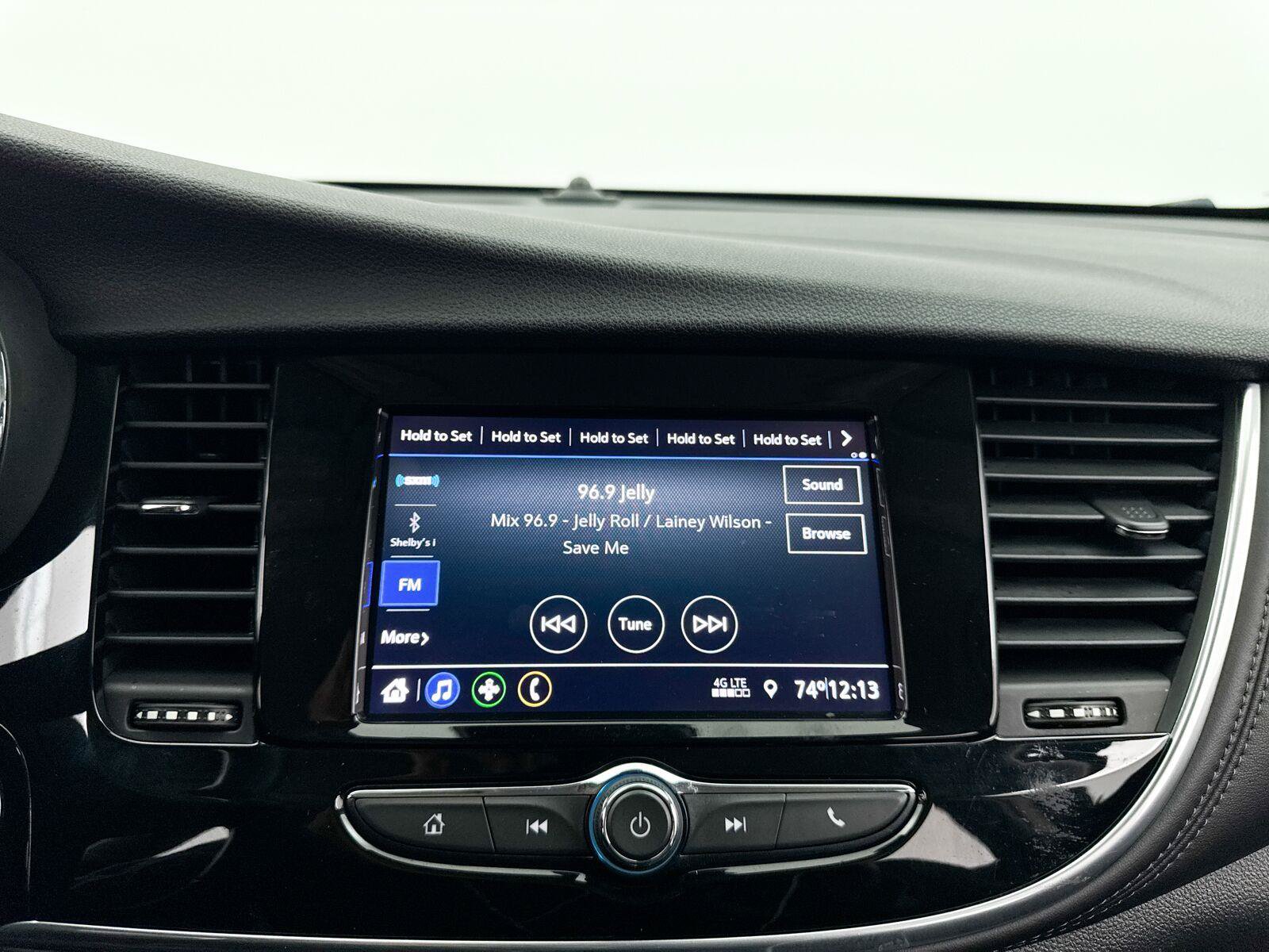 Used 2022 Buick Encore Preferred w/ Safety Package FWD image 4