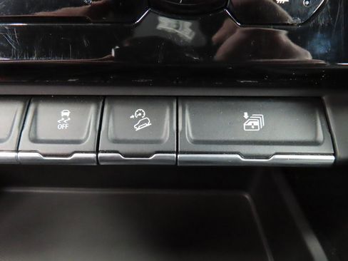 Used 2022 GMC Sierra 1500 AT4 w/ AT4 Premium Package image 69