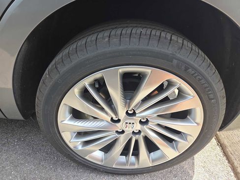 Used 2024 Buick Envision Avenir AWD/4WD image 8