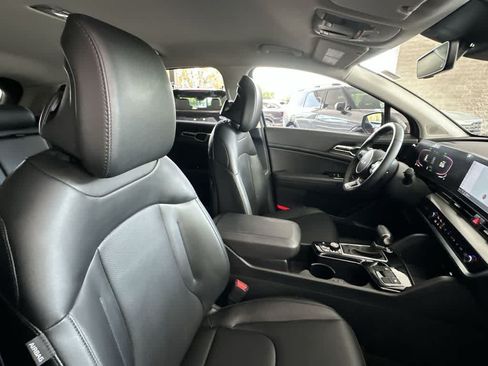 Used 2024 Kia Sportage EX FWD image 27