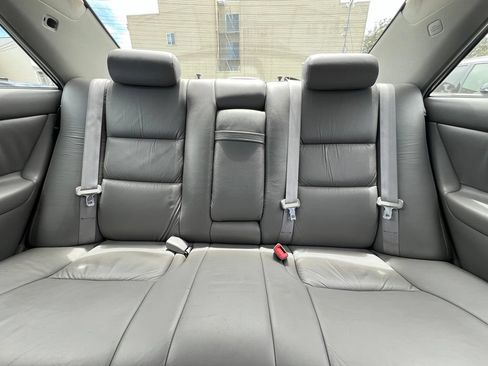 Used 2004 Toyota Camry XLE FWD image 16