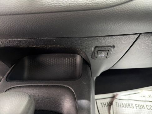 Used 2025 Toyota Corolla LE image 19