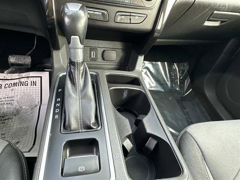 Used 2017 Ford Escape SE w/ Equipment Group 201A image 20
