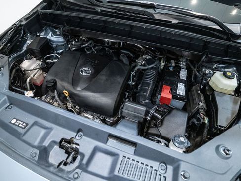 Certified 2021 Toyota Highlander Platinum image 40